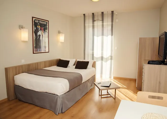 Апарт-отель Lagrange Saint-michel 3*